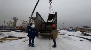 Хвостом Зацепил кран при повороте(( Сложный день в Москве