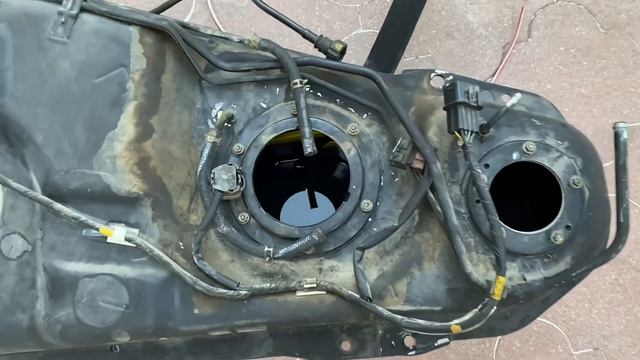 Limpieza y reemplazo de mangueras, filtros y medidor de gasolina ⛽️ Mitsubishi Montero 3.8L V6 смотреть онлайн