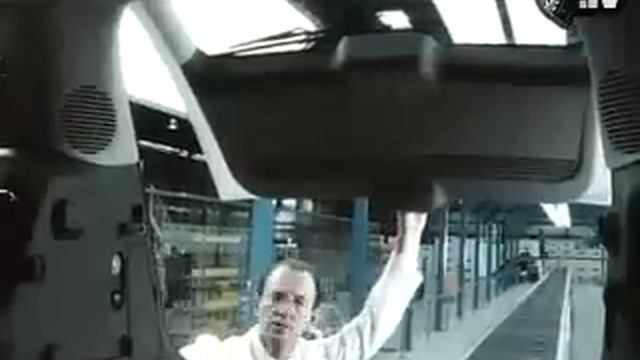 DAIMLER CHRYSLER - SWISS ARMY Commercial Chrysler Pt Cruiser