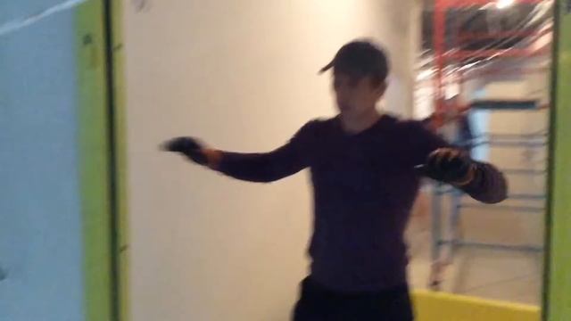 Установка противопожарной двери. Металлические доборы. Обхватывающая коробка смотреть онлайн