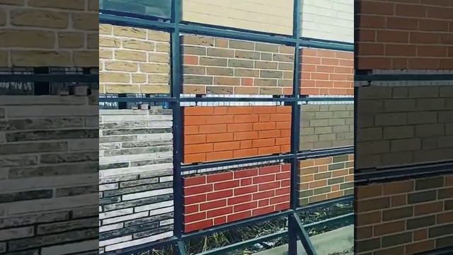 Кирпичный забор, цветовое разнообразие