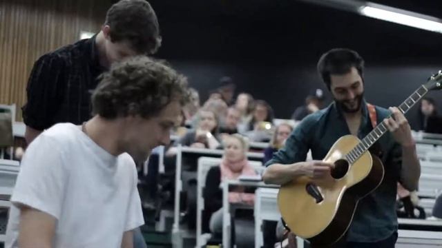 Кахон cajon и гитара - Круто поёт ! смотреть онлайн