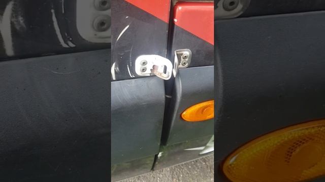 Wymiana żarówki w obrysówce i pytanie do widzów;) смотреть онлайн