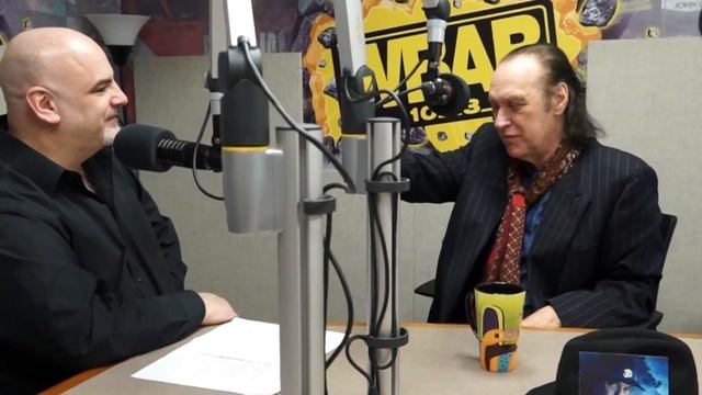 Dave Davies Of The Kinks talks to Joe Rock about his guitar sound смотреть онлайн