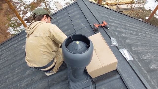 Монтаж вентиляционных проходок на крышу