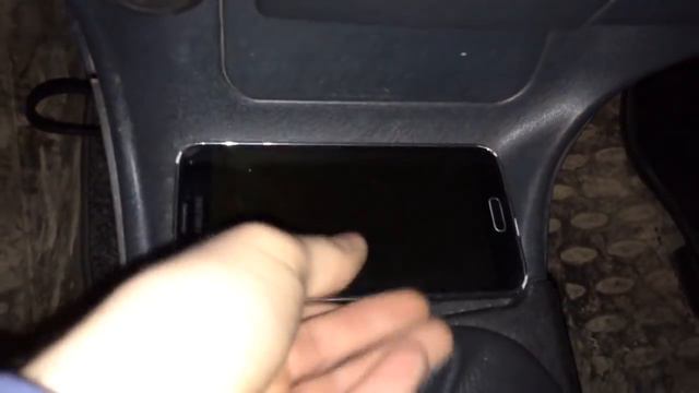 Работа беспроводной зарядки ВАЗ 14 Samsung Galaxy S5 смотреть онлайн