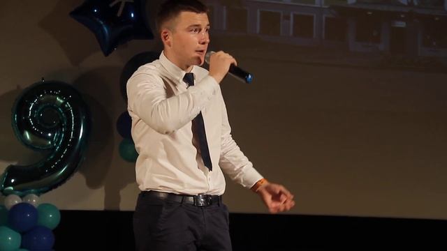 Музыкальный подарок от выпускника 9-класса Данилы Кузнецова МБОУ СОШ №1 г.Мичуринск смотреть онлайн