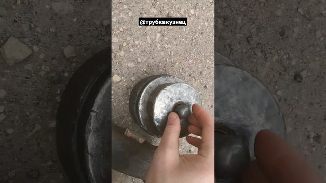 Чеканка монеты в ручную с молотом смотреть онлайн