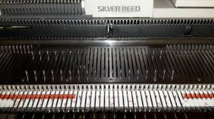 Набор петель на вязальной машине Сильвер рид Набор при помощи вивинговых щеток