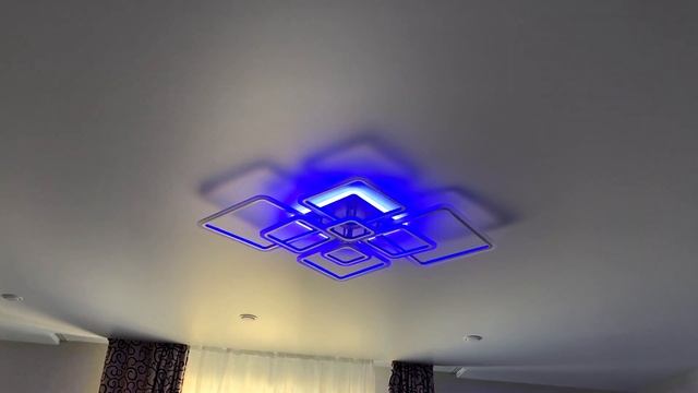 Многоуровневый натяжной потолок с шикарной светодиодной люстрой смотреть онлайн