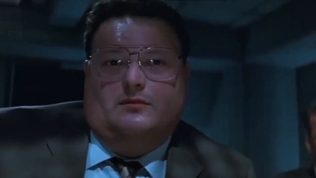 Sharon Stone Basic Instinct - Famous leg crossing scene смотреть онлайн