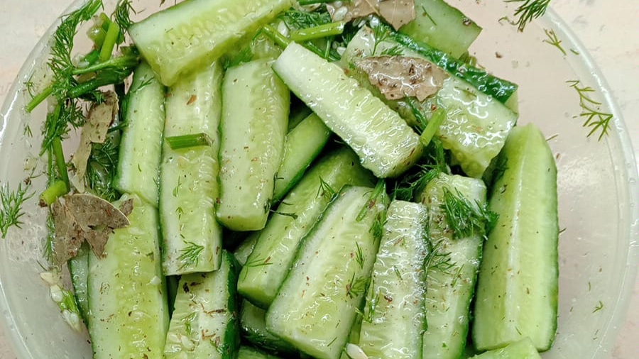 Огурцы "Скороешки", мы "подсели" на эту закуску-огурчики хрустящие, очень вкусные, готовятся быстро смотреть онлайн