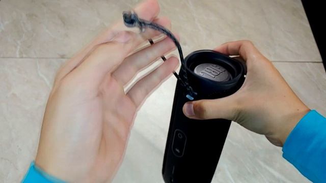 JBL Flip 5 Распаковка. Обзор колонки. смотреть онлайн