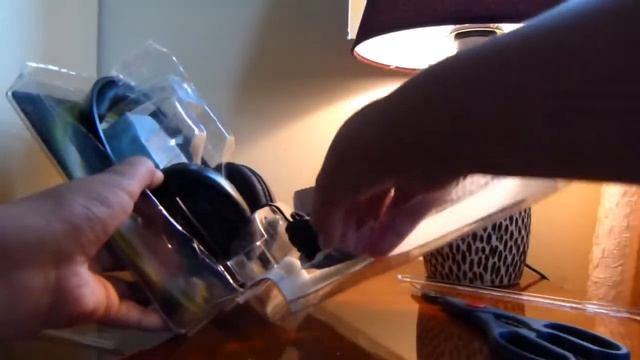 Sennheiser HD 202 Unboxing смотреть онлайн