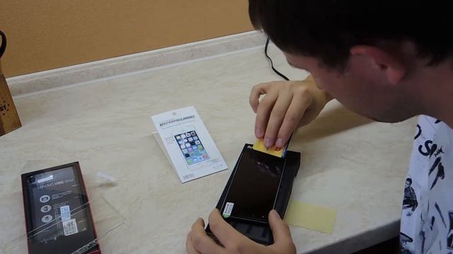 Наклеить защитную плёнку на новый телефон смотреть онлайн