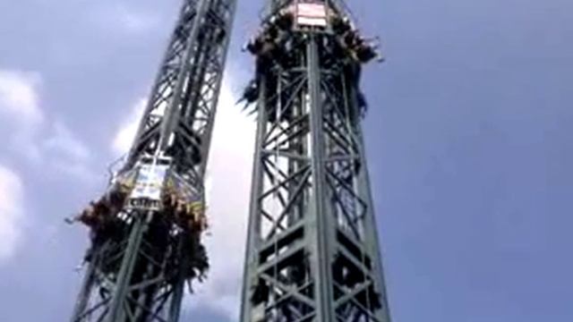 Италия. Мирабиландия. атракцтон Шатл. Italy. Mirabilandia смотреть онлайн