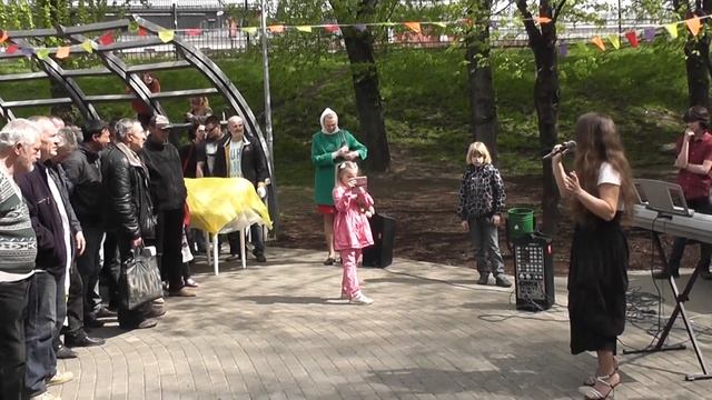 Ровным клином летят журавли, поздравление бездомных на Пасху 2016 смотреть онлайн