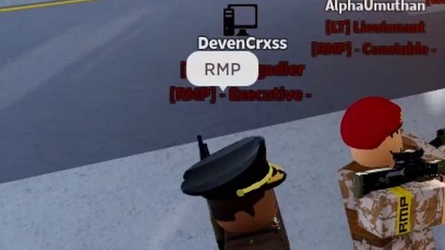 Guarding Random Roblox Noobs with 30 People смотреть онлайн
