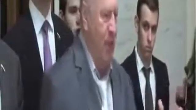 Жириновский пообещал разбить окна в посольстве Нидерландов! смотреть онлайн