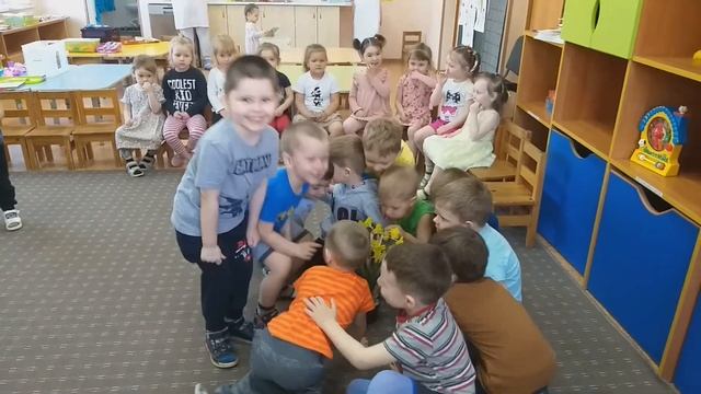 Тематическая неделя "Весенние цветы" во второй младшей группе смотреть онлайн