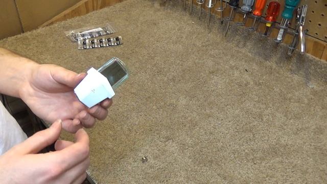 Change Battery in Acurite 00799 Window Thermometer смотреть онлайн