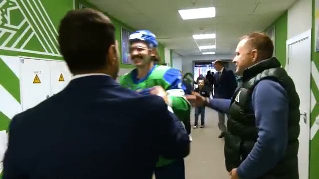 Эмоциональная раздевалка после #МатурПобеды над «Амуром» смотреть онлайн