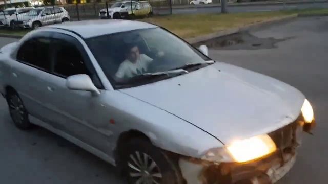Он должен стать легендой смотреть онлайн