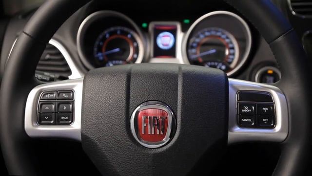 A bordo di Fiat Freemont: la plancia e il computer di bordo смотреть онлайн