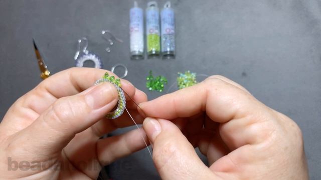 How to Add Bicone Crystals to Circular Brick Stitch смотреть онлайн