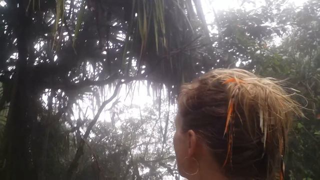 Преодоление 1700 ступенек, по пути к 7 Храмам, расположенным на горе смотреть онлайн