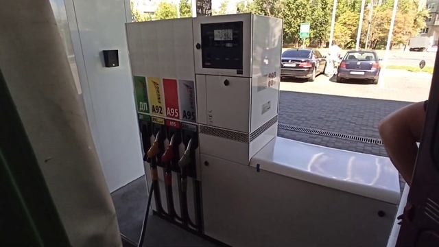 Рус спас сразу три машины))) смотреть онлайн