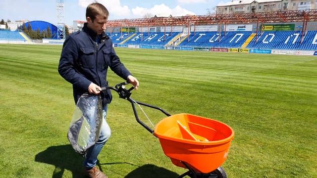 Профессиональный разбрасыватель Agri-Fab смотреть онлайн