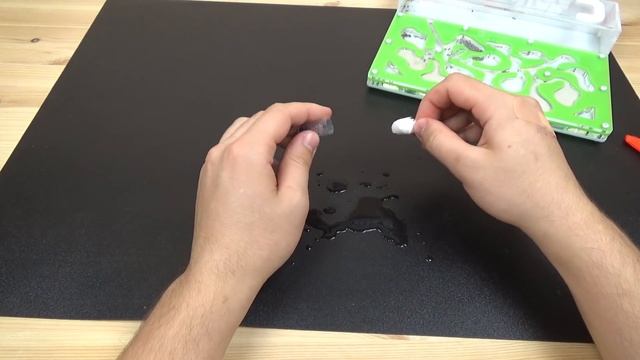 КАК СДЕЛАТЬ ПОИЛКУ ДЛЯ ДОМАШНИХ МУРАВЬЁВ смотреть онлайн