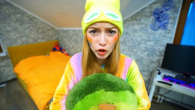 НАШЛИ НОВЫХ РАДУЖНЫХ ДРУЗЕЙ - КАК СПАСТИ ПОДРУГ ИЗ ИГРЫ Rainbow Friends? || РАДУЖНЫЕ ДРУЗЬЯ #5 смотреть онлайн