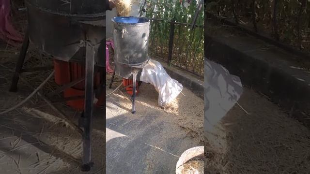 Сенодробилка три в одном.