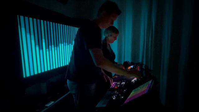 Double Mike & Luna Klär - "It's Alive", Dawless Techno Jam Live, until the neighbors blow out ! смотреть онлайн