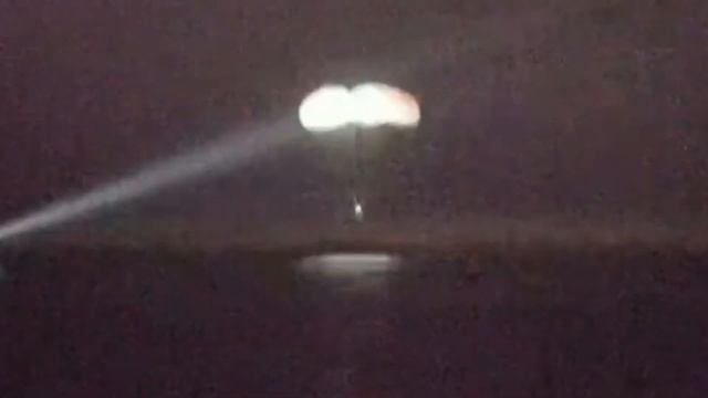 Американская SpaceX вернула российского космонавта на землю смотреть онлайн