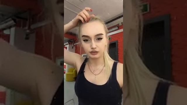 Александра Арефьева в прямом эфире 24 04 2020 В 4 утра идти на ресницы. смотреть онлайн