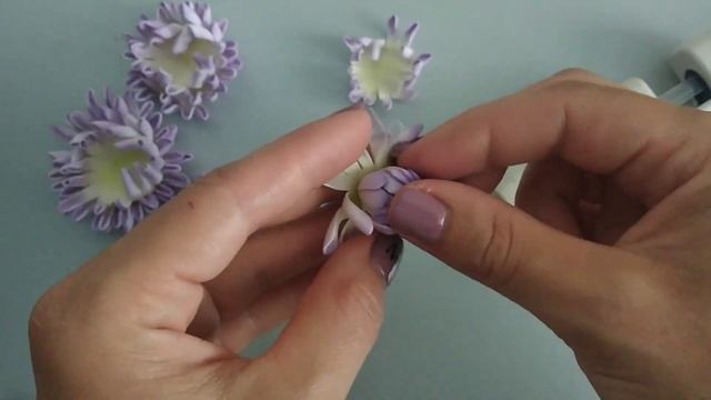 Цветок хризантема из фоамирана 1 мм. Как настоящая. Резинка, заколка, брошь. DIY смотреть онлайн