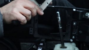 Замена чехла ручки КПП на Mitsubishi Lancer 10