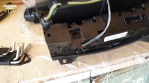 Mercedes W211. Replacing the Climate Control Panel with an Information Display (Facelift)