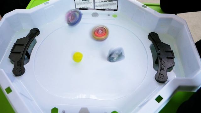 КТО СМОЖЕТ ПОБЕДИТЬ СПРАЙЗЕНА С2 Все Против Одного БейБлэйд Берст Spryzen S2 BeyBlade Burst смотреть онлайн