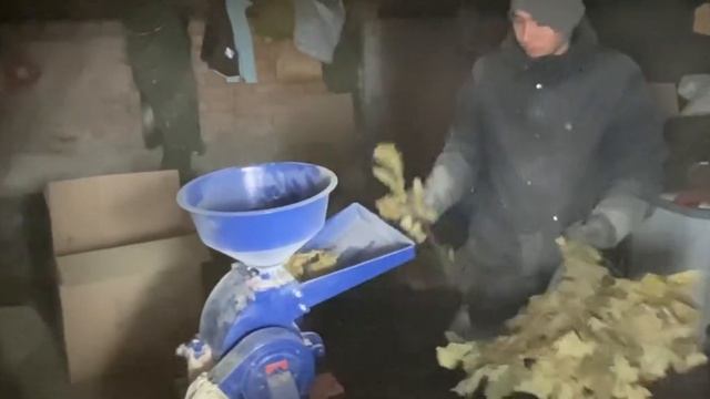 СОБСТВЕННОЕ ПРОИЗВОДСТВО КОМБИКОРМА ДЛЯ КРОЛИКОВ/БИЗНЕС В ДЕРЕВНЕ /КРОЛИКОВОДСТВО ДЛЯ НАЧИНАЮЩИХ смотреть онлайн