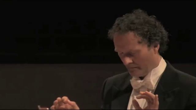 Vivaldi, Concerto in D Major - II mov. largo смотреть онлайн