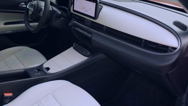First Look: The All-New Fiat 600e - A Classic Reborn as an Electric Crossover смотреть онлайн