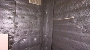 Как построить балаган в лесу \ Первая ночь в лесном доме из фанеры