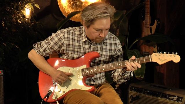 Fender Stratocaster 1965 specs fiesta red presented by Vintage Guitar Oldenburg and Tobias Hoffmann смотреть онлайн