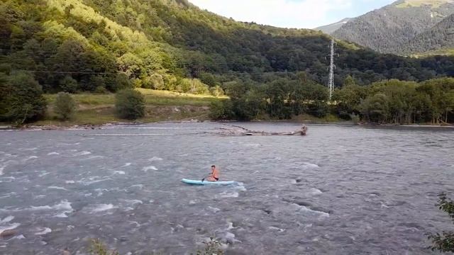 Как на сапе сплавляться по горной реке смотреть онлайн