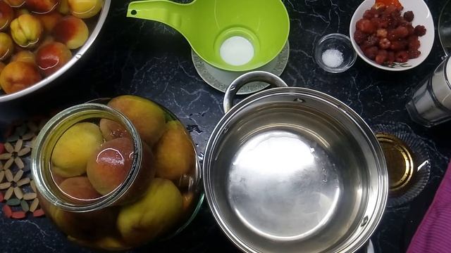 Восхитительный персиковый компот с малиной на зиму!!! смотреть онлайн