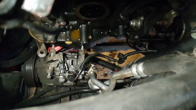 На СТО сломали пластиковую трубку на теплообменник. Замена. смотреть онлайн